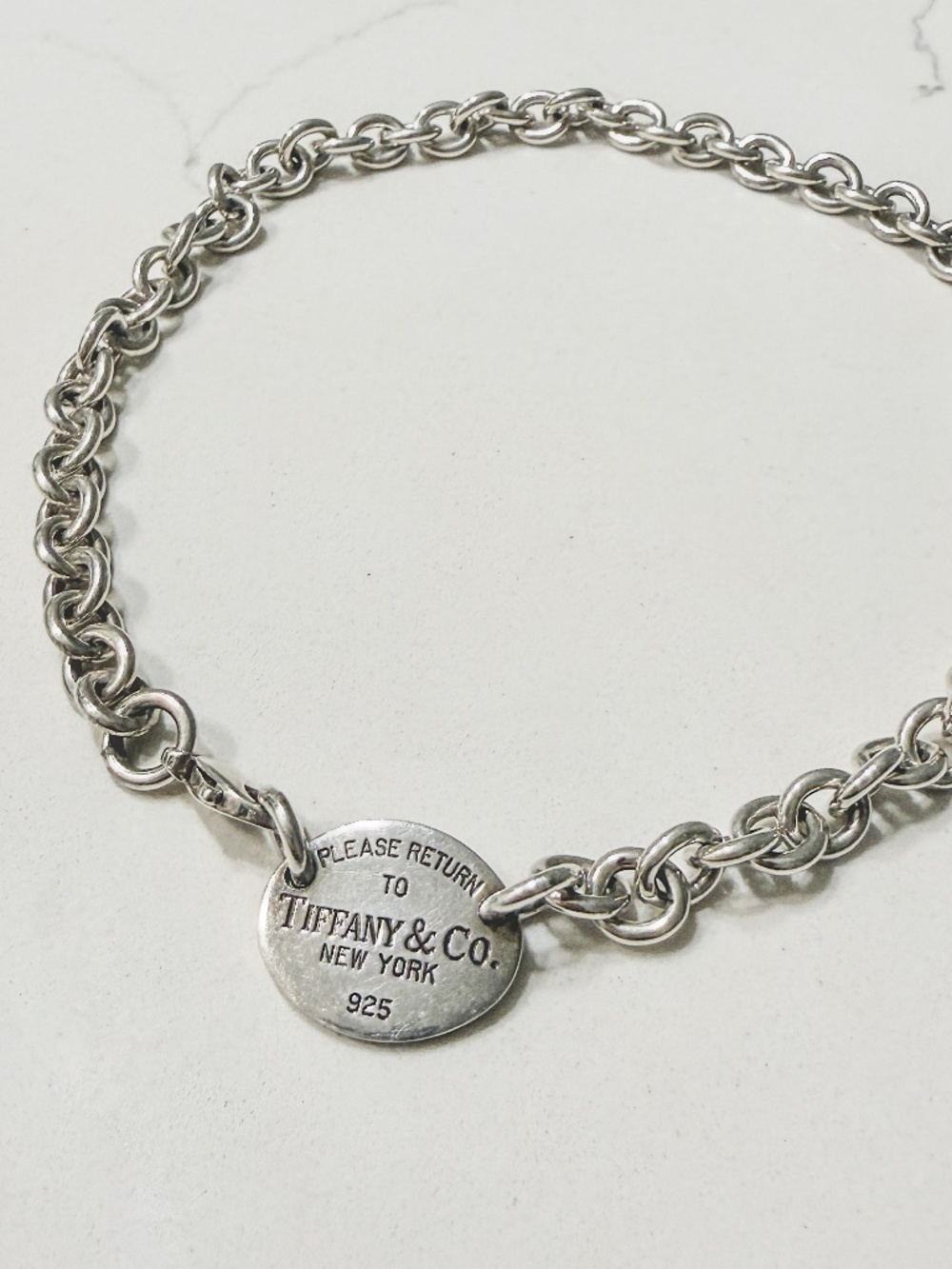 Tiffany & Co. Return to Tiffany Oval Tag 925 Sterling Silver 15.5" Necklace